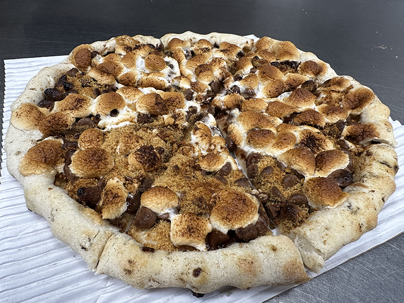 S'mores dessert pizza